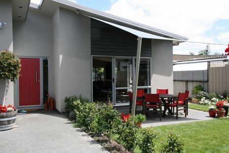 Vision Homes design and build process — plans reviewed by builder in Hawke's Bay